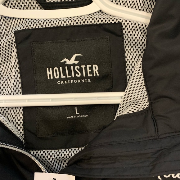 Hollister windbreaker - Picture 2 of 2
